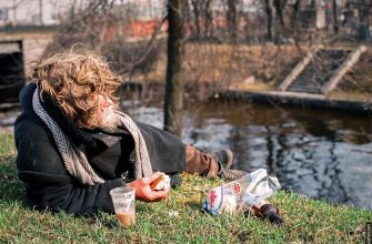 Пьяный бомж вызвал подругу на ночь, а на утро случилось нечто невероятное. Концовка истории всех, ну очень удивила